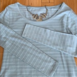 😀2/$20 Ann Taylor Scoop Neck Shirt
